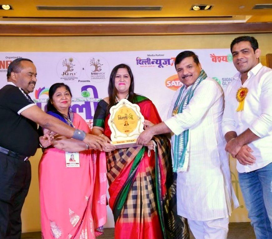 सावी कुमार अपने दिल्ली श्री पुरस्कार के साथ