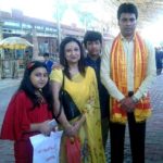 बिप्लब कुमार देब अपनी पत्नी और बच्चों के साथ