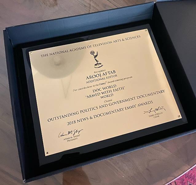 फिल्म आर्म्ड विद फेथ' (2017) में अतिरिक्त संपादक के रूप में उनके काम के लिए अरोज आफताब का समाचार और वृत्तचित्र एमी पुरस्कार (2018) 