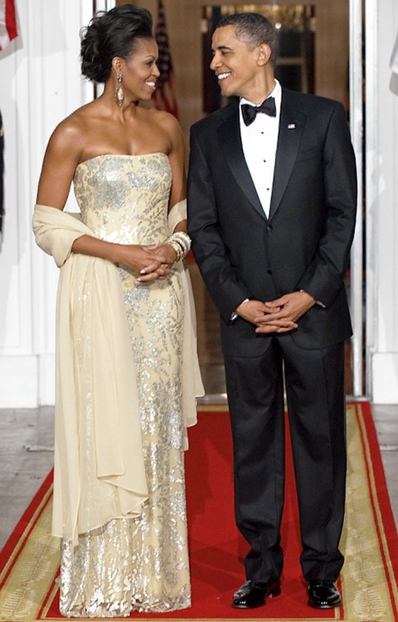 नईम खान द्वारा डिजाइन की गई मिशेल ओबामा की राजकीय रात्रिभोज पोशाक