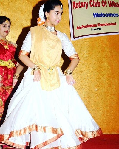 उल्हासनगर के रोटरी क्लब में स्पर्श खानचंदानी नृत्य प्रदर्शन