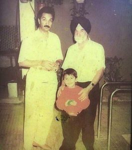 जुगजीत सिंह भवनानी अपने पिता और पुत्र के साथ