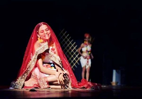'शिखंडी- द स्टोरी ऑफ इन-बीचियंस' नाटक में सृष्टि श्रीवास्तव