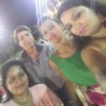 सलोनी शर्मा अपने माता-पिता और बहन के साथ