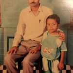 अपने पिता के साथ विश्वपति सरकार - बचपन की तस्वीर