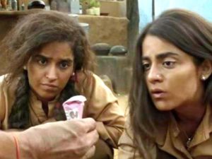 फिल्म की शूटिंग के दौरान सान्या मल्होत्रा ​​और राधिका मदान
