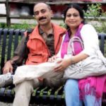 संजय भट्ट अपनी पत्नी के साथ