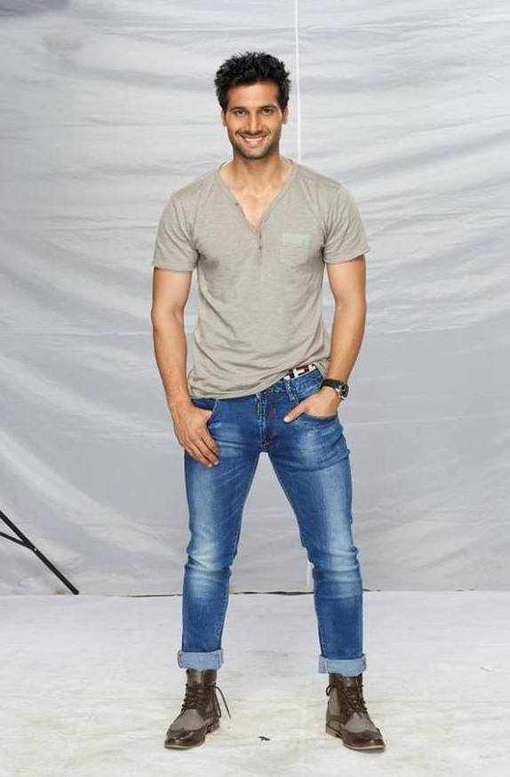 1653271751 589 Aham Sharma उम्र परिवार पत्नी Biography Hindi अहम शर्मा