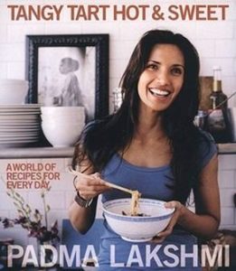 पद्मा लक्ष्मी की रसोई की किताब खट्टा, खट्टा, मसालेदार और मीठा हर दिन के लिए व्यंजनों की दुनिया