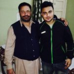 1653296959 243 Prateek Singh Rai Actor उम्र परिवार गर्लफ्रेंड Biography Hindi प्रतीक सिंह राय अपने पिता के साथ