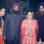 1653297435 325 Rabby Tiwana Filmmaker उम्र परिवार गर्लफ्रेंड Biography Hindi रब्बी तिवाना अपने माता-पिता और बहन के साथ