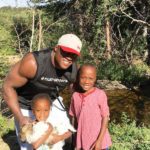 1653319879 742 Bobby Lashley हाइट Weight उम्र पत्नी परिवार Biography Hindi बॉबी लैश्ले अपने बेटे माइल्स और बेटी नाओमी के साथ