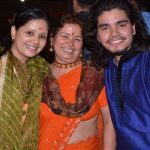 1653329713 713 Geeta Bisht Actress हाइट Weight उम्र पति Biography Hindi गीता अपनी मां और भाई के साथ