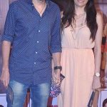 दिव्येंदु शर्मा अपनी पत्नी के साथ