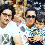 1653345432 498 Shaad Randhawa हाइट Weight उम्र पत्नी Biography Hindi शाद रंधावा अपनी पत्नी और बेटे के साथ