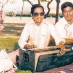 इलैयाराजा अपने संगीत समूह के साथ मरीना बीच, चेन्नई