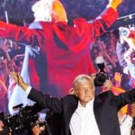 लोपेज़ ओब्रेडोर मेक्सिको के राष्ट्रपति पद जीतने के बाद