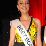 1653355404 928 Poppy Jabbal हाइट Weight उम्र बॉयफ्रेंड परिवार Biography Hindi ग्लैडरैग्स मेगा मॉडल मैनहंट 2009 में पोपी जब्बल