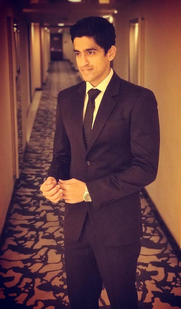 1653355873 488 Chaitnya Sharma Shweta Tripathis पति उम्र परिवार Biography Hindi चैतन्य शर्मा