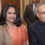 1653366918 857 Sharmistha Mukherjee उम्र परिवार पति Biography Facts Hindi शर्मिष्ठा मुखर्जी अपने पिता प्रणब मुखर्जी के साथ