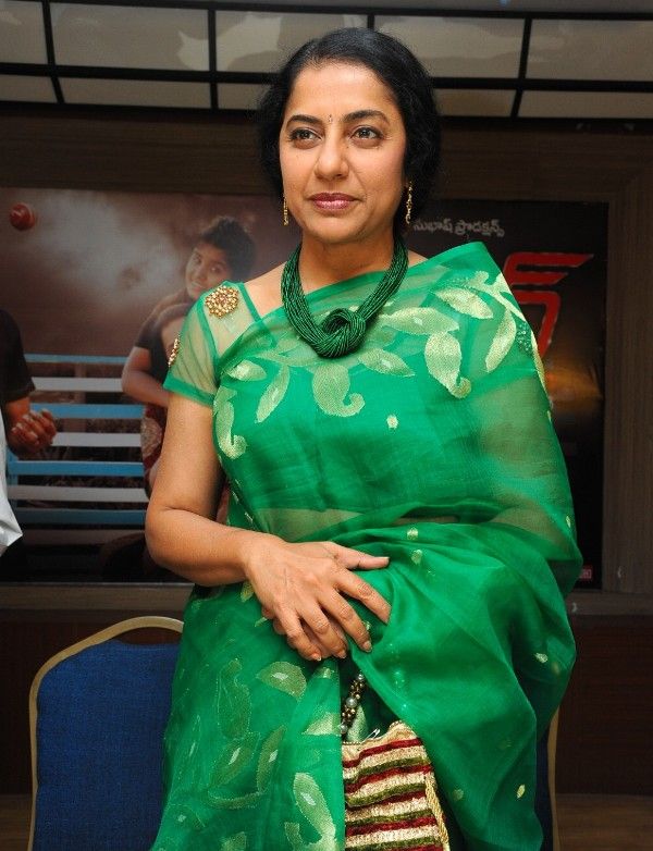 1653367158 845 Suhasini हाइट Weight उम्र बॉयफ्रेंड बच्चे परिवार Biography Facts सुहासिनी
