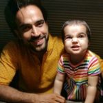 रोहित चौधरी अपनी बेटी के साथ