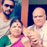 1653374833 782 Srimurali Actor हाइट Weight उम्र पत्नी Biography Hindi श्रीमुरली अपने माता-पिता के साथ