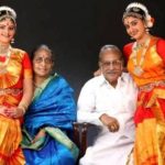 तान्या रविचंद्रन अपने नाना और बहन अपराजिता श्रीराम के साथ