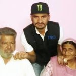 तजिंदर सिंह अपने माता-पिता के साथ