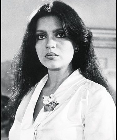 1653426211 329 Zeenat Aman उम्र पति परिवार बच्चे Biography more जीनत लव यंग