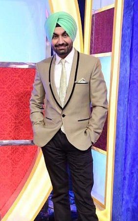 1653446953 626 Ravinder Grewal हाइट Weight उम्र Affairs पत्नी Biography Hindi रविंदर ग्रवाल