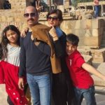 पल्लवी राव अपने पति और बच्चों के साथ