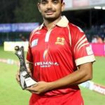 1653451033 490 Aniruddha Joshi Cricketer हाइट Weight उम्र पत्नी Biography Hindi अनिरुद्ध जोशी बने मैन ऑफ द मैच