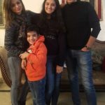 शाहना वर्मा अपने पति और बच्चों के साथ