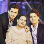 ज़ान खान अपने भाई और माँ के साथ