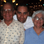 रसेल पीटर्स अपने माता-पिता के साथ