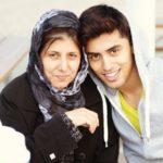 मां के साथ अहमद मसीह