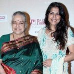 1653515788 235 Bhavana Balsawer हाइट Weight उम्र पति परिवार Biography Hindi भावना बलसावर माँ के साथ