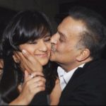 1653519252 534 Himanshi Choudhary हाइट Weight उम्र बॉयफ्रेंड परिवार Biography Hindi पिता के साथ हिमांशी चौधरी