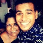दुर्गेश करलाड अपनी मां के साथ