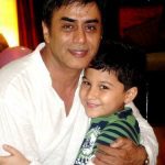 1653556092 661 Pankaj Berry Actor हाइट Weight उम्र पत्नी Biography Hindi पंकज बेरी अपने बेटे के साथ