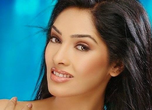 1653578663 Hritu Dudani Smith TV Actress हाइट Weight उम्र पति Son Hritu Dudani Smith