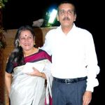 शिशिर शर्मा अपनी पत्नी के साथ
