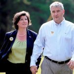 1653640094 29 Karen Handel उम्र Biography पति परिवार Hindi करेन हैंडेल अपने पति के साथ