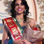 मिस इंडिया यूएसए 2013 जीतने के बाद मोनिका गिल