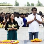 1653664473 284 Kapil Mishra Politician उम्र पत्नी बच्चे Biography Hindi कपिल मिश्रा अपनी मां के साथ