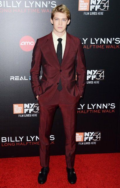 1653665675 873 Joe Alwyn Actor हाइट Weight उम्र Affairs Biography Hindi जो अलविन