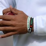 1653690028 937 Moeen Ali हाइट Weight उम्र परिवार Biography Hindi मोइन अली रिस्टबैंड के साथ