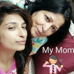 अपनी माँ के साथ प्रियंका जग्गा