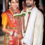 1653714641 431 Sameera Reddy हाइट Weight उम्र Affairs पति Biography Hindi समीरा-रेड्डी-साथ-उसके-पति-अक्षय-वरदे